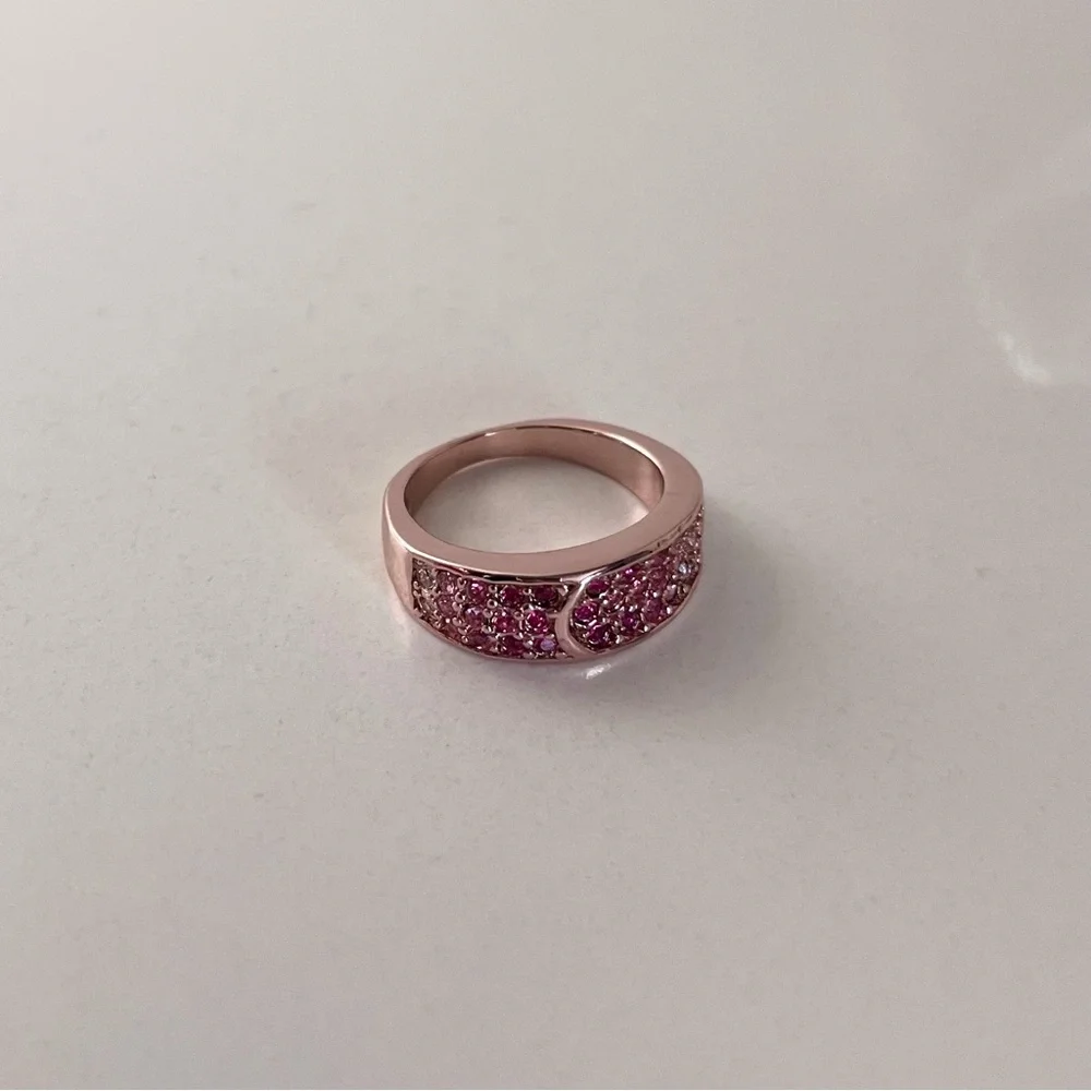 NWOT 18k gp rose gold belt ring